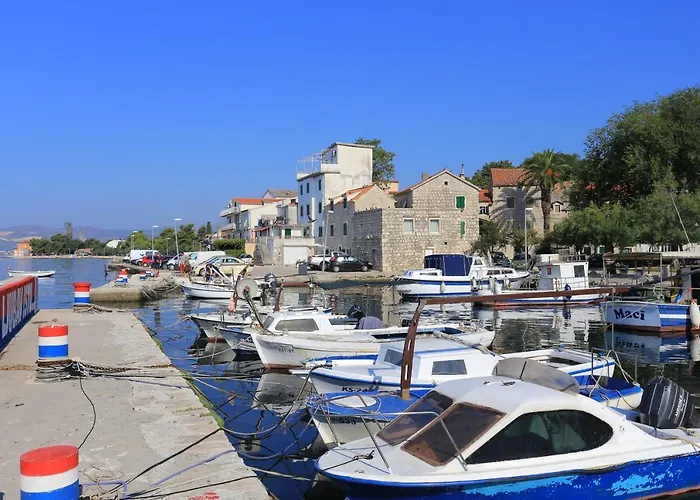 With A Parking Space Kastel Kambelovac, - 11678