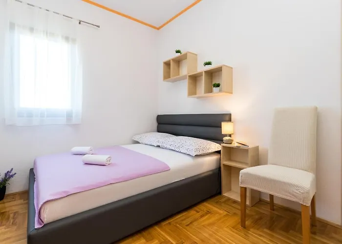 With A Parking Space Kastel Kambelovac, - 11678