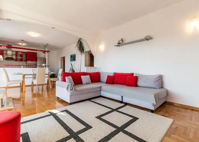 With A Parking Space Kastel Kambelovac, - 11678 *