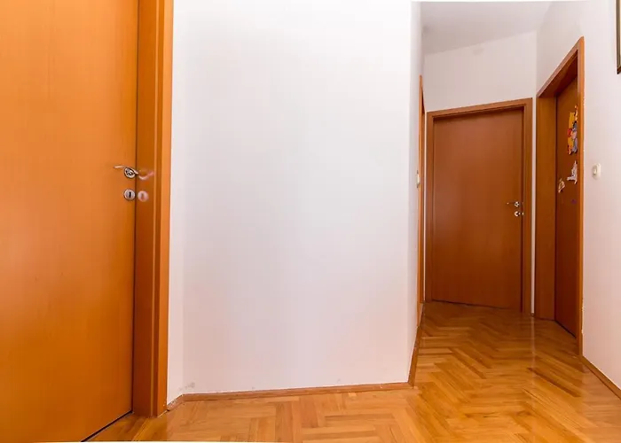 With A Parking Space Kastel Kambelovac, - 11678 Apartman