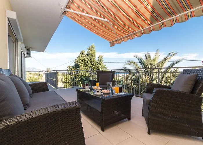 Apartman With A Parking Space Kastel Kambelovac, - 11678 Kastela